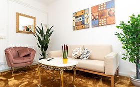Historic Apt In The Center Of Lucca With Balcony