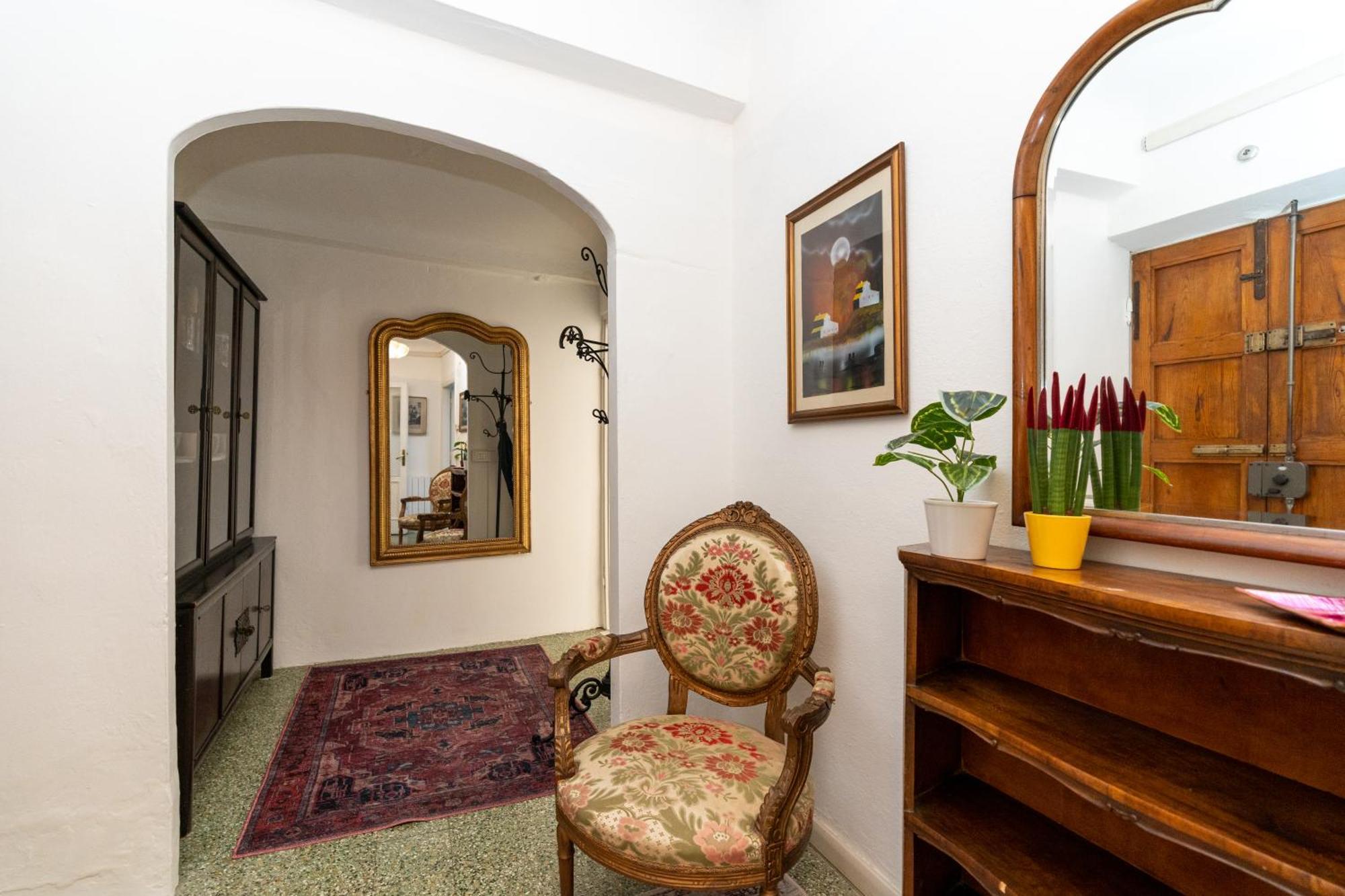 Appartamento Historic Apt In The Center Of Lucca With Balcony Esterno foto